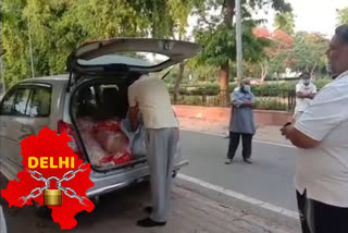 Pappu Yadav distributed food to poor and needy people of Bihar in Delhi