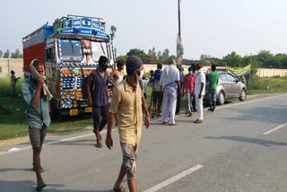 65 laborers reached ambedkar nagar from mumbai