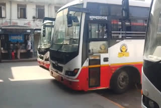 ST bus service for migrant  ST service from ganeshpeth bus stand nagpur  ganeshpeth central bus stand nagpur  परप्रांतियांसाठी एसटी बससेवा  गणेशपेठ मध्यवर्ती बसस्थान नागपूर