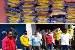 Social workers donated rice to government in Garhwa