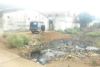 people forced to live in dirt in raipur