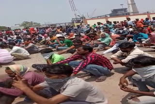 800 workers stuck in harduaganj power house due to lockdown in aligarh