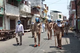 shop-keeper-threatened-sdm-team-who-went-to-instruct-for-lockdown-in-rampur-uttar-pradesh