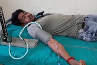 etv bharat reporter donated blood and saved life in murshidabad