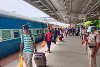 ട്രെയിൻ ടിക്കറ്റ് ആനുകൂല്യങ്ങൾ  train ticket benefits  railway ministry  റെയിൽവെ മന്ത്രാലയം  new train service  ട്രെയിൻ സർവീസ് ഇന്ത്യ