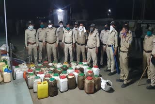 Damoh police caught deshi liquor