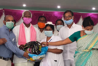 groceries to asha workers in jangaon