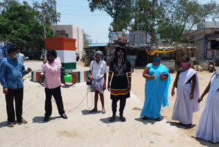 rdt voluntary organisation giving corona awareness to people in pattikonda