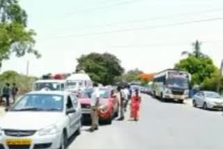 vehicles jamed in jeelugumilli andhra telangana boarder