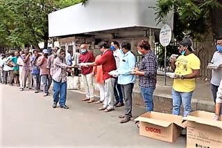 lions-club-food-distribution-at-nampally