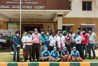 Protest by Health Department's contract employees at Doddabellapura