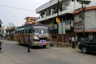 social workers institute of Jabalpur arranged bus for migrant laborers of uttarpradesh