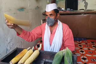 Councilor are roasting corn on the hunger strike in ghaziabad