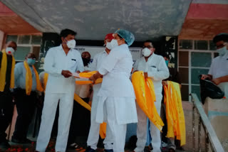 bharatpur news, भरतपुर में अंतर्राष्ट्रीय नर्स दिवस, Wreath on nursing workers in bharatpur