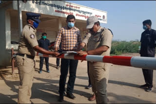 The district SP  inspected the check posts at krishna district