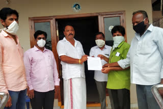 agrigold victims sangam gave pleassing leetr mla krian kumar in srikakulam dst