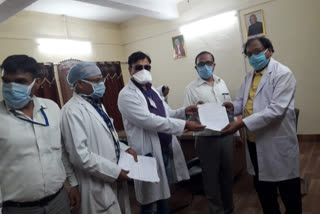 Contract health workers submitted a memorandum to Moreho in Morena