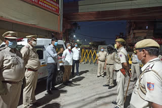 A team of doctors arrived at the Dwarka diversion to brief the picket staff to avoid Corona