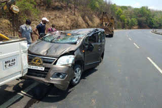 car accident palghar  palghar accident news  पालघर अपघात न्युज  पालघर लेटेस्ट न्युज  मुंबई अहमदाबाद महामार्ग अपघात  mumbai ahmedabad highway accident palghar  palghar latest news