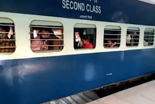 2 shramik special train leaves for madhya pradesh and bihar from gurugram