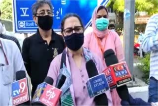 MP Meenakshi Lekhi started sanitization work in New Delhi corona virus