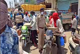 crowd-of-buying-salt-in-shops-after-rumors-of-salt-shortage-in-korba