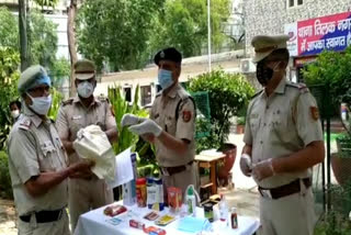 Delhi police distributing health kit and giving tips to police personal