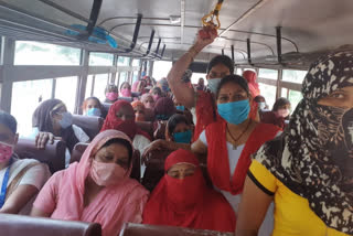 Violation of social distance in buses of Anganwadi and Asha workers