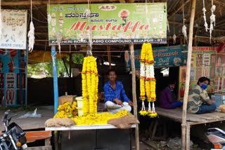 Vijayapura, a troubled florist without a customer