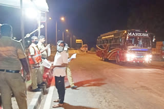 Police stopped workers bus those who planned to travel Udupi to kalburgi