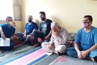 Kashmiris stranded in Asansol threaten suicide