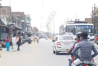 crowds-of-people-appeared-on-road-as-shops-opened-with-rules-in-surajpur