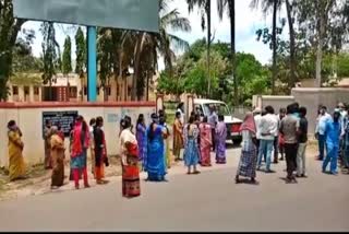 local people opposing qurantine in T narasipur