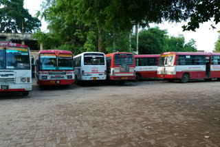 प्रवासी मजदूरों को घर पहुंचाने के लिए बसें तैयार