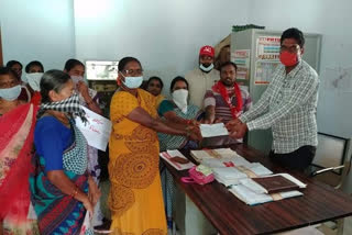 citu protest in penukonda ahsildar office