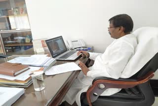 Arjun Munda holds meeting with AAI officials