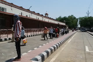 अलवर की खबर, migrant passengers