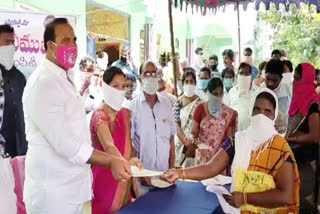 MLA Bollam mallaiah distributes the Kalyana Lakshmi checks at munagala suryapet