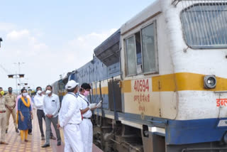 kurduwadi railway station