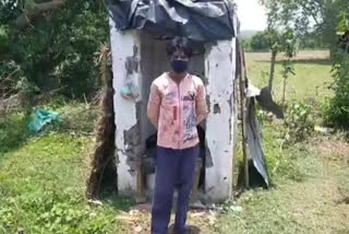 Migrant worker spending quarantine in abandoned toilet in Purulia