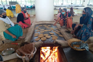 center providing food to migrant workers