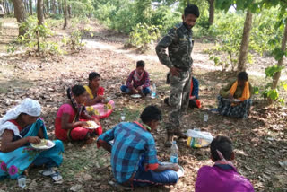 bakawand police helped the laboures who reached Jagdalpur on foot