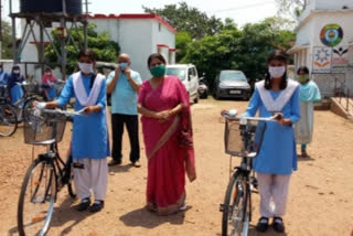 Takhatpur MLA distributed bicycles to students under government scheme in Bilaspur