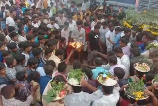 People gathered in large numbers y'day in Kolagondanahalli village of Ramanagara for a village fair.
