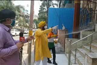 gurcharan singh doing sanitization