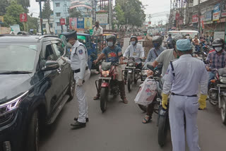 people is violating lockdown rules in Siligiri