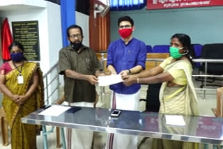 CMDRF  KUDUMBASREE  DONATION  മുതുതല  മുതുതല ഗ്രാമപഞ്ചായത്തിലെ കുടുംബശ്രീ