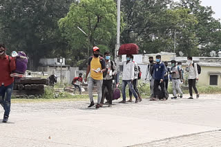 1679 laborers arrive by first train