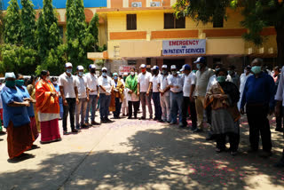 sarojinidevi hospital doctors and employees honored by telangana family counseling organization