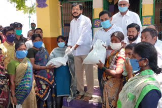 whip kapu ramachandrareddy ditributes essential commodities at ananthapur
